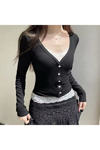 Karakedi طوق أبيض وأزرار سفلية من الدانتيل وأكمام طويلة