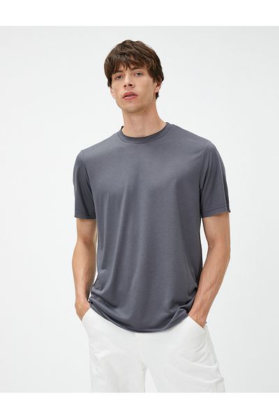 Koton Βασικό T-Shirt με λαιμόκοψη με κοντό μανίκι