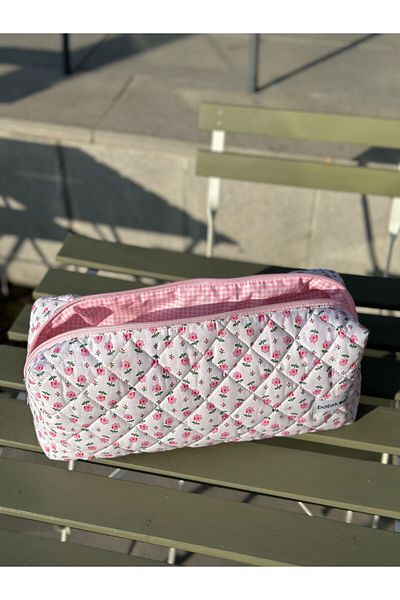 Batekso Tiny Pink Floral Pattern Travel Case for Hair Styler - XL Size