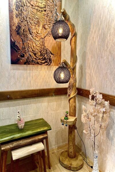 woodhub Ağaç Lambader 170-180 Cm Yeni Marmaris Serisi Siyah Top Doğal Ahşap Lambader Kütük Köşe Aydınlatma