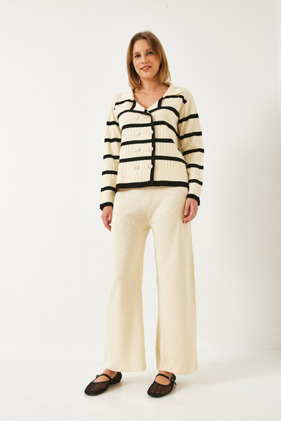 Bianco Lucci Women's Buttoned Patterned Bottom Top Set 60351374