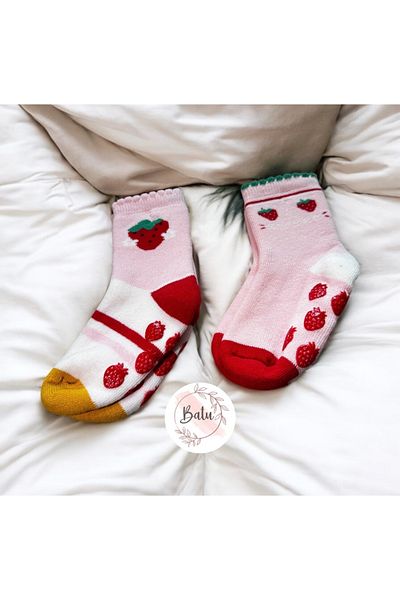 BATU GİYİM Strawberry Patterned Baby Girl and Child Towel Slip-Resistant Base Socks Set