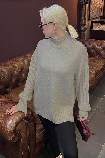 Madmext Pulover de damă, bej, cu jumătate de gât țesut, cu detaliu cu nervuri MG2156