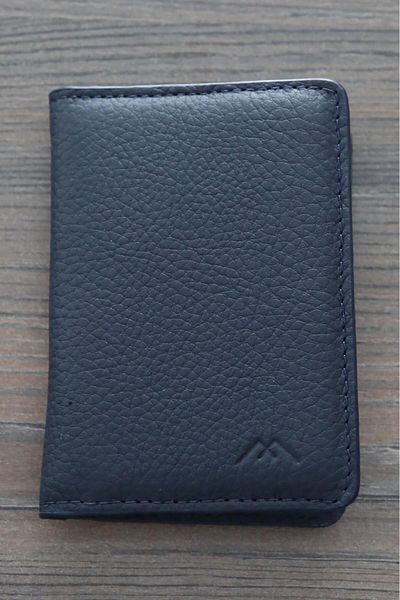 Madmext Ανδρικό πορτοφόλι από γνήσιο δέρμα Navy Blue με θήκες για κάρτες και λεπτομέρεια σταυρωτά 7256
