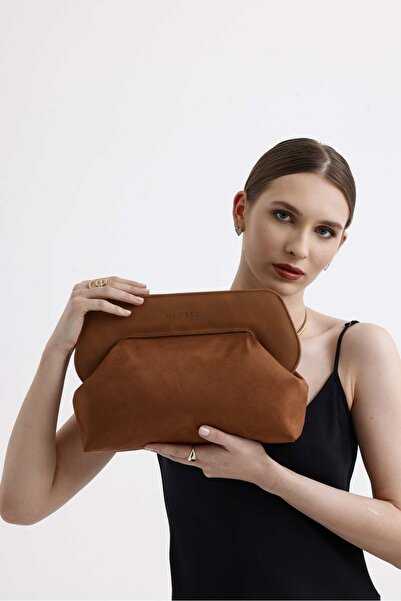 HEYBE'S Heybes Women's Tan Leather Detailed Suede Clutch Handbag