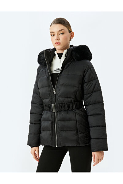 Koton Водоотблъскващо пухено палто с качулка с джобове и яка с колан и детайл от изкуствена кожа