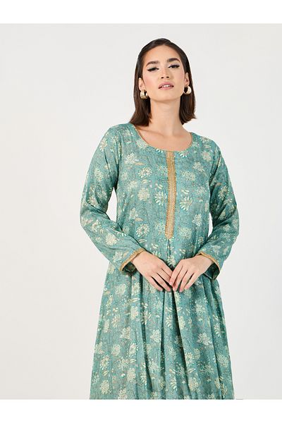 Styli All-Over Print Jalabiya with Gold Trim Detail