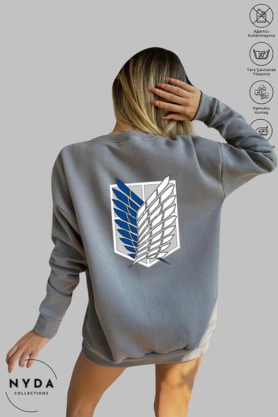Nyda Collections Унисекс суитшърт с дълъг ръкав, щампа „Атака на титани“, кръгло деколте и качулка, с повдигнати елементи