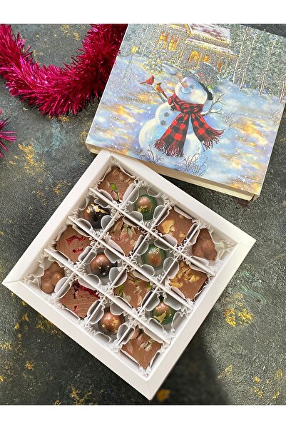 NUİT CHOCOLATE 16 LI SİMLİ KARPOSTAL KUTUDA KARIŞIK EL YAPIMI ÇİKOLATA KUTUSU