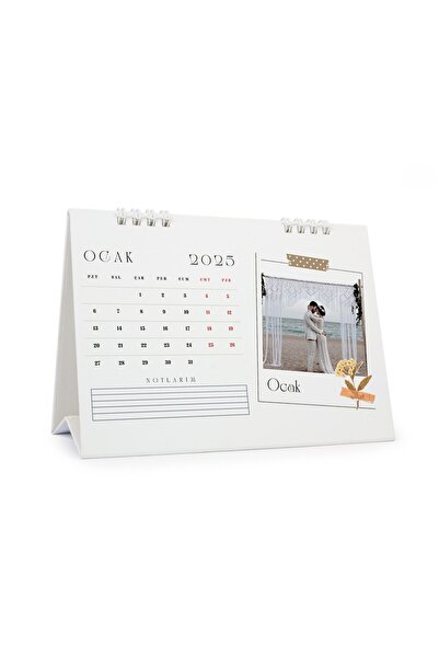 Mementoboxes Kişiye Özel Ayaklı Üçgen Takvim 2026 Yılı (A5 Boyutunda)