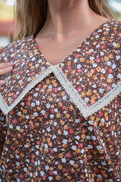 KÜÇÜĞÜM BUTİK Καφέ φλοράλ γιακάς μπλούζα ποπλίνα με μανίκια (μεΓΑΛΥΟ ΓΙΑΚΑ)