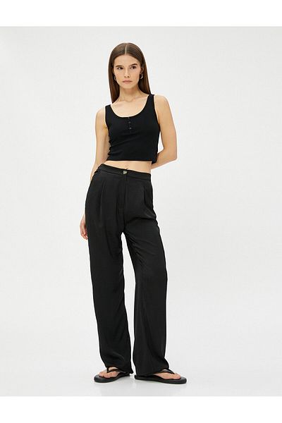Koton Hose mit hoher Taille und geradem Bein, mit Taschenfalten und detaillierten Details