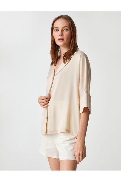 Koton Satin-Pyjama-Oberteil mit geknöpftem Hemdkragen und kurzen Ärmeln