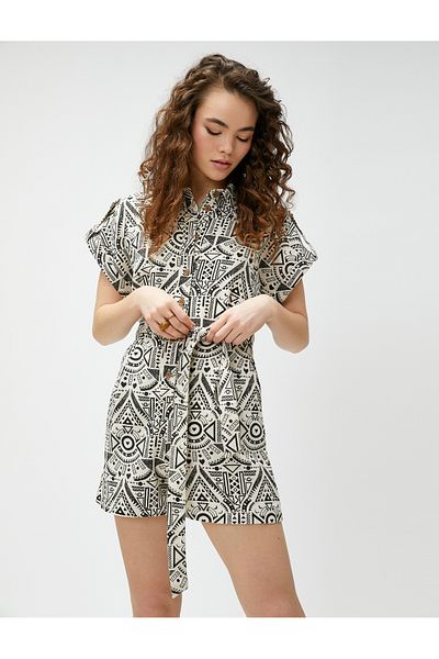 Koton Shorts, Overalls, kurze Ärmel, geknöpft, ethnisch gemustert, Taille mit Gürtel