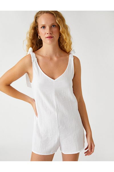 Koton Overall mit Shorts, V-Ausschnitt, Riemen, detailliert