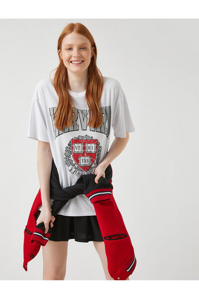 Koton Lizenziertes Kurzarm-T-Shirt mit Harvard-Aufdruck