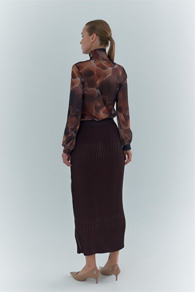 MissWhence Pleated Long Skirt - Side Zipper Detail