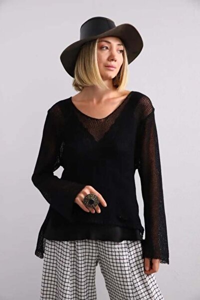 Şaman Butik Siyah V Yaka Arkası Uzun Merserize Bluz