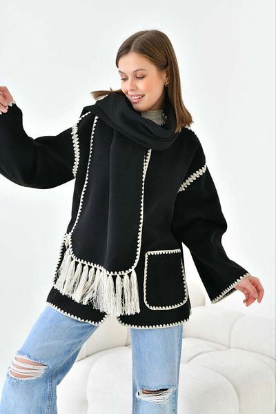 ELİSA Weicher Strick-Cardigan – schwarze Jacke mit Stickereidetails und Schal