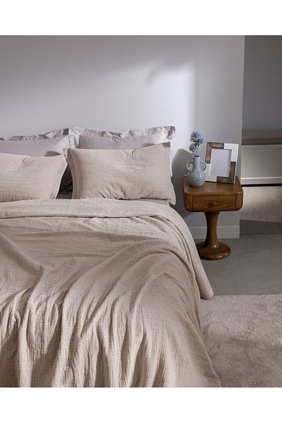 Madame Coco Feolette Double Bedspread - Ecru