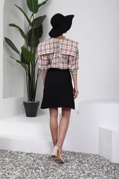 KÜÇÜĞÜM BUTİK Κρεμ καρό γιακά κοντομάνικη μπλούζα