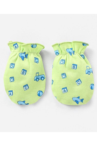 Babyhug طقم قبعات وقفازات وحذاء من Babyhug مصنوع من القطن بنسبة 100% بنقشة طائرة باللون الأخضر - قطر 12.5 سم