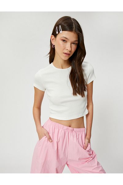 Koton Crop T-Shirt mit Rundhalsausschnitt und kurzen Ärmeln aus Cord