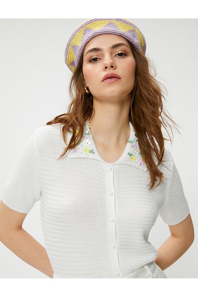 Koton Tuba Ünsal X – Strick-Cardigan mit Blumenmuster und Perlen