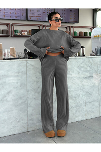 Basko fashion طقم علوي سفلي مضلع باللون الرمادي