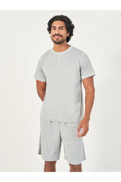 Styli Contrast Stitch Henley Neck T-Shirt & Shorts Set