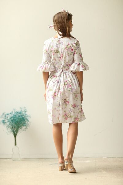 KÜÇÜĞÜM BUTİK Φόρεμα από ποπλίνα με λευκό φόντο ροζ μωβ λουλουδάτο μανίκι