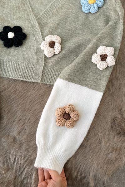 Poliyance Daisy Green Floral Cardigan