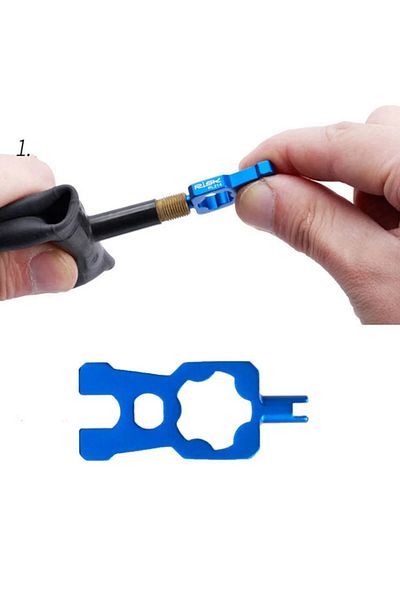Choice 4 IN 1 Portable Repair Bicycle Valve Tools Valve Core Wrench MTB Road Bike Disassembly Installati...