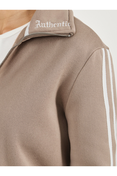 Styli Contrast Stripe Detail Front Zip Jacket & Embroidered Detail Pants Co-Ords