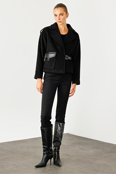 Moda İlgi Modailgi  Kruvaze Kapamalı Deri Detaylı Kısa Kaşe Kaban Siyah