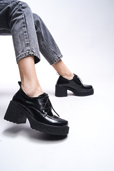 Riccon Qerekna Жіночі матові чорні лофери - на підборах і шнурівці 00121500