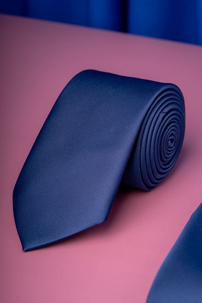 Hatemoğlu Σετ γραβάτα και μαντήλι 7 εκ. Navy Blue που απομακρύνει το νερό και τους λεκέδες