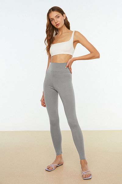 Trendyol Collection Ciemnoszare elastyczne legginsy dzianinowe z elastycznym pasem TWOAW20TA0087