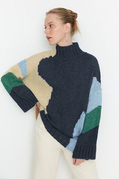 Trendyol Collection Strickpullover, weit geschnitten mit weichem, strukturierten Color-Blocking-Muster, blau TWOAW20XS0047