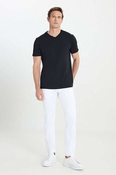 AC&Co / Altınyıldız Classics Pánské Slim Fit tričko Slim Fit, černé s výstřihem do V, 100% bavlna