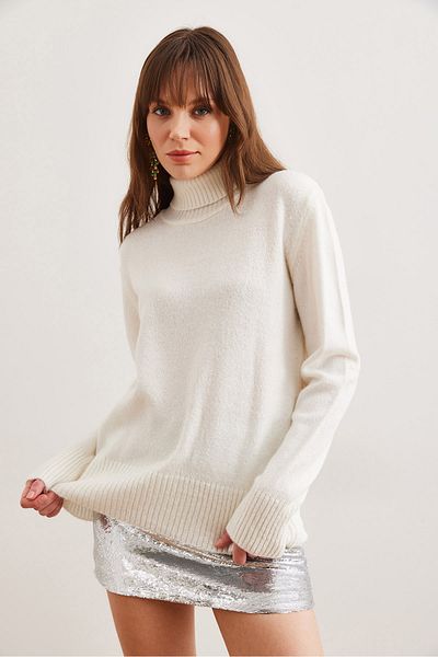 Olalook Women's Ecru Turtleneck Soft Textured Knitwear Sweater Kzk- 19000905