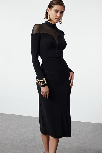Trendyol Collection Černé elegantní večerní šaty Yakayriti Midi Noční šaty pro návrat domů