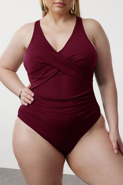 Trendyol Curve Weinroter, übergroßer Badeanzug mit Ausschnitt an der Taille, Mesh/Tüll-Detail, TBBSS23AM00037