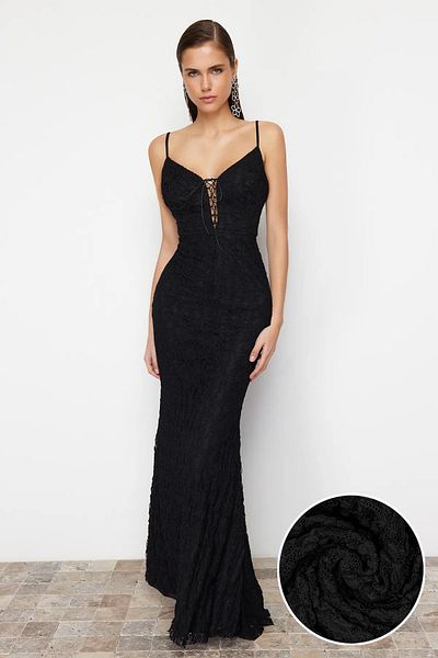 Trendyol Collection Μαύρο μακρύ βραδινό φόρεμα με λεπτομέρεια από πλεκτή δαντέλα - Δέσιμο στο στήθος - TPRSS24AE00031