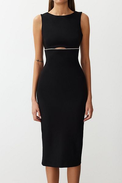 Trendyol Collection Schwarzes stilvolles Abendkleid mit glänzendem Steindetail - Cut Out Window Dress TPRSS24EL00148