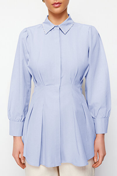 Trendyol Modest Modrá tkaná košile v pase s perlovým detailem Tctaw24Tg00027