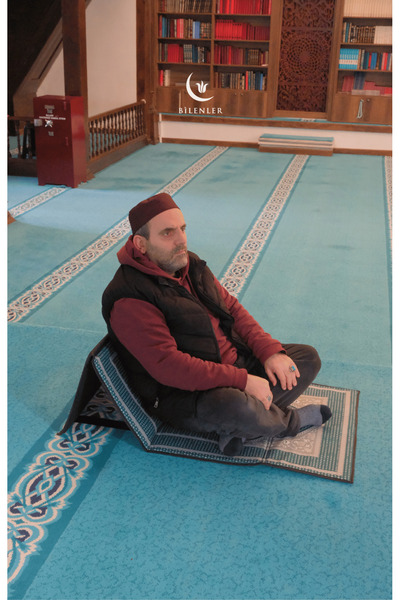 Bilenler Sırt Dayamalı Seccade -Katlanabilir- Özel Çantalı YEŞİL