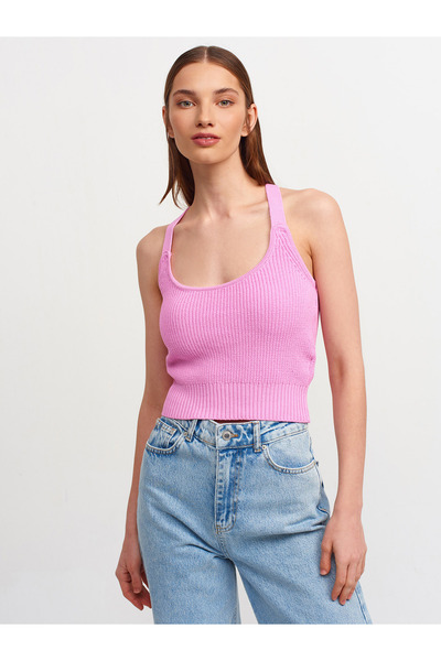 Dilvin 2684 Tricou roz cu bretele încrucișate pe spate