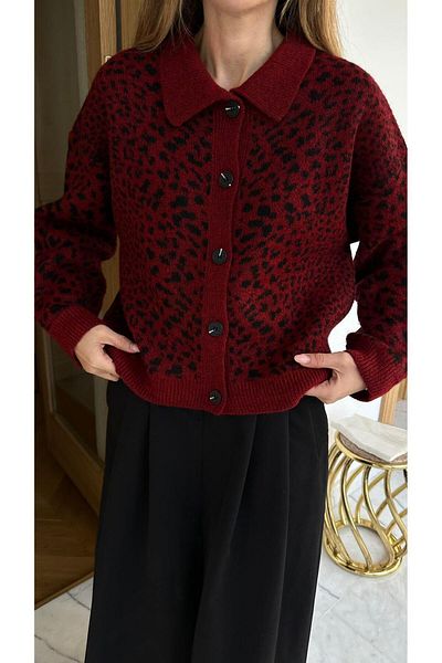 Askı Nişantaşı Burgundy-Black Polo Neck Bone Button Detailed Leopard Pattern Cardigan
