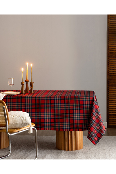 Madame Coco مفرش طاولة إيكليس - أحمر - 150x150 سم